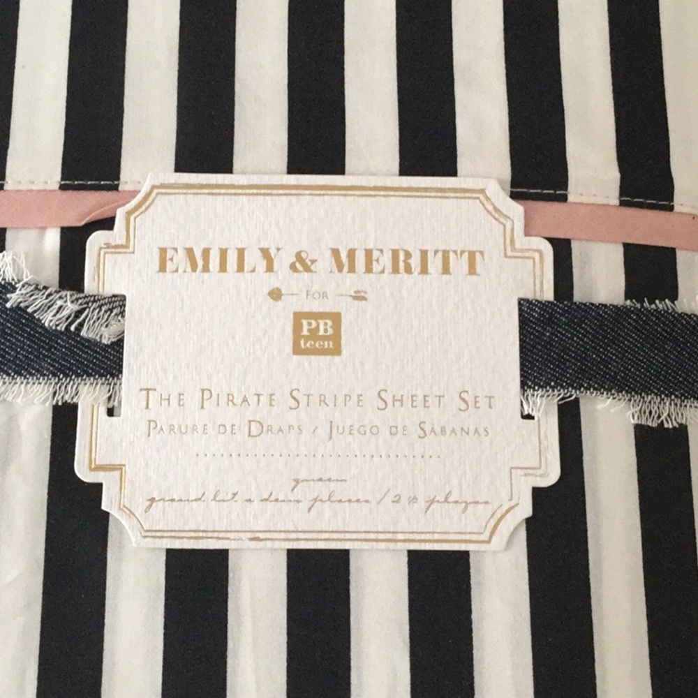 Pottery Barn teen ,Queen size sheet set